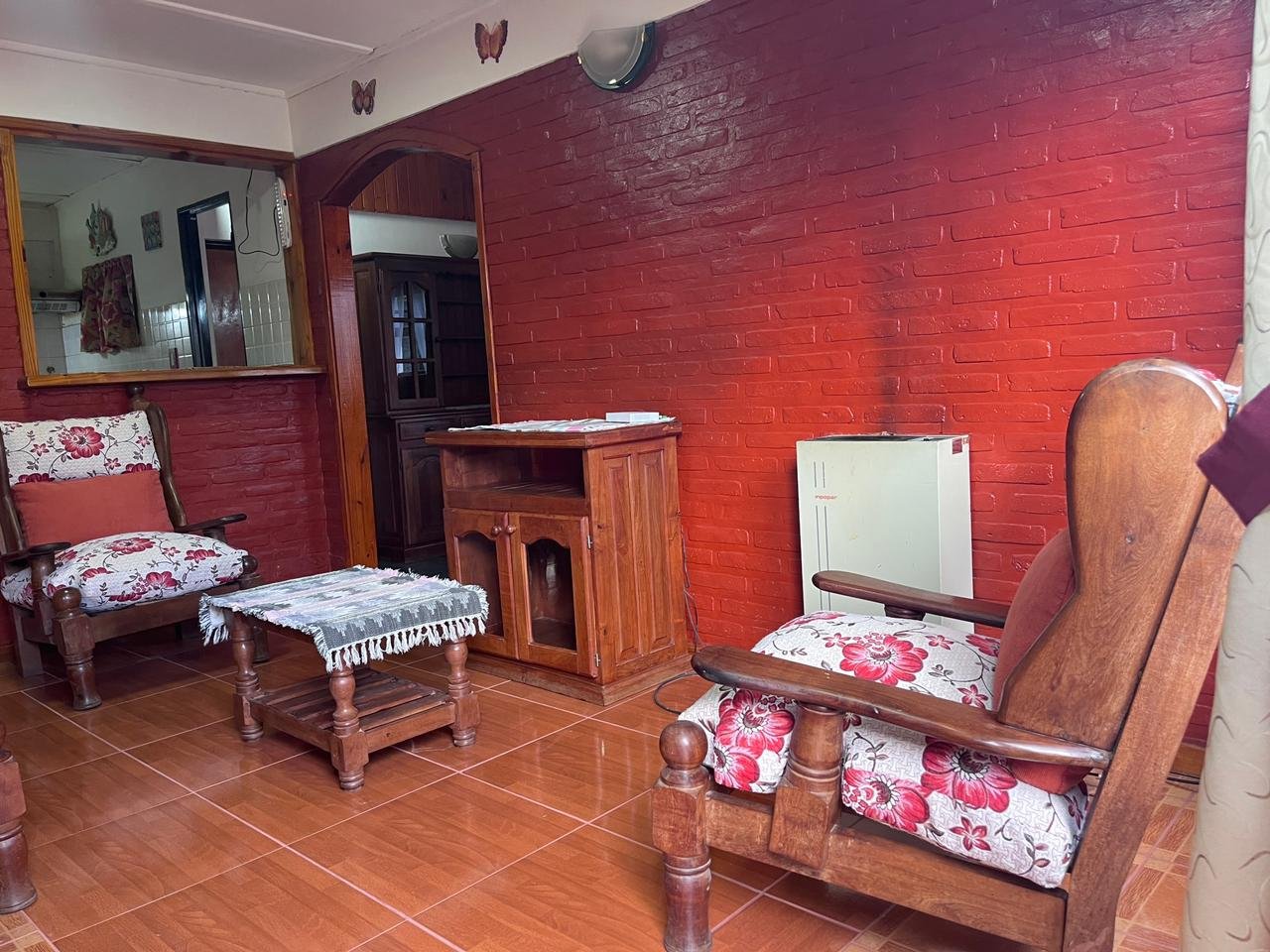 Casa con Patio y Parrilla, en Dina Huapi.